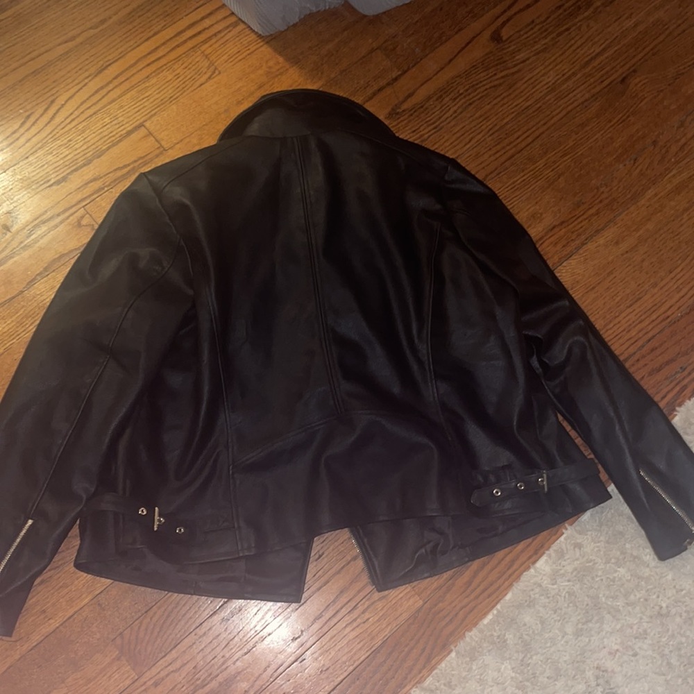 Black jacket - Picture 9 of 12
